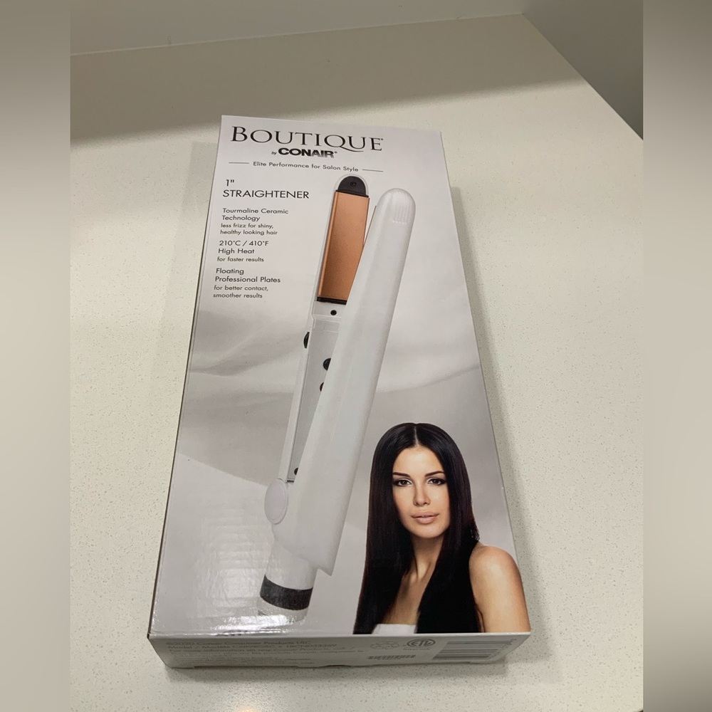 NEW Boutique Conair 1’ Hair Straightener